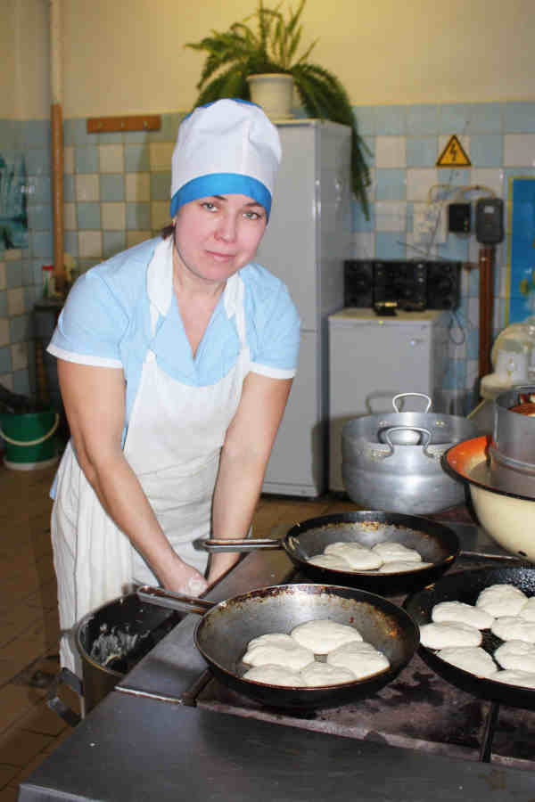 Журкина Елена, работник столовой Журкина Елена, работник столовой
